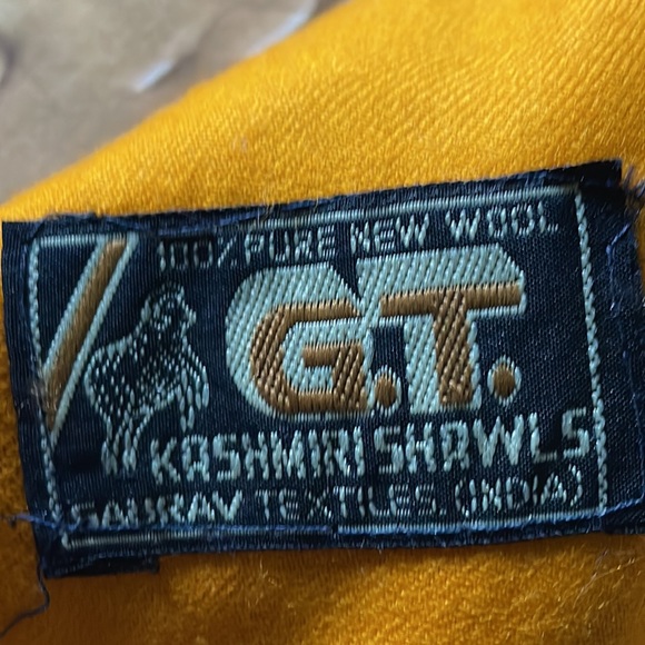 Indian brand Kashmiri shawl. Beautiful mustard color with pink, blue and mixed. - Picture 8 of 8